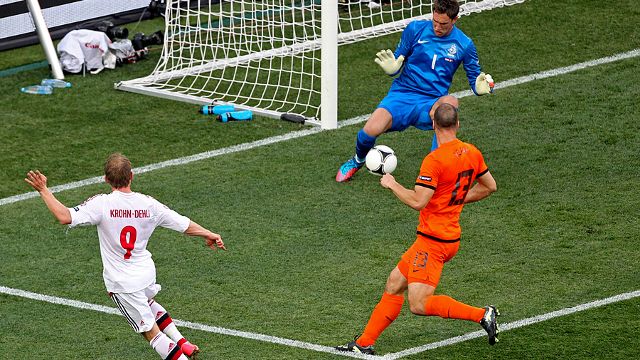 Michael Krohn-Dehli scores his goal